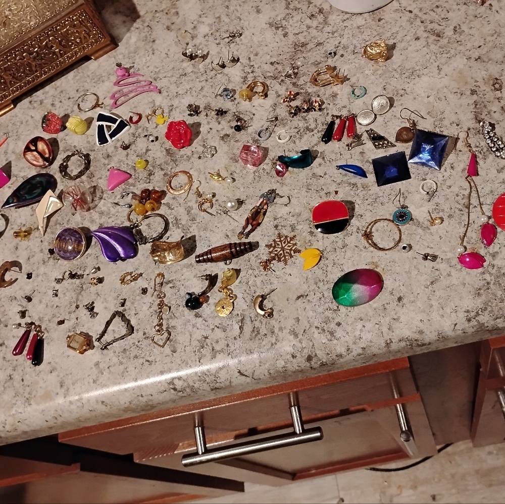 Bag of scrap jewelry